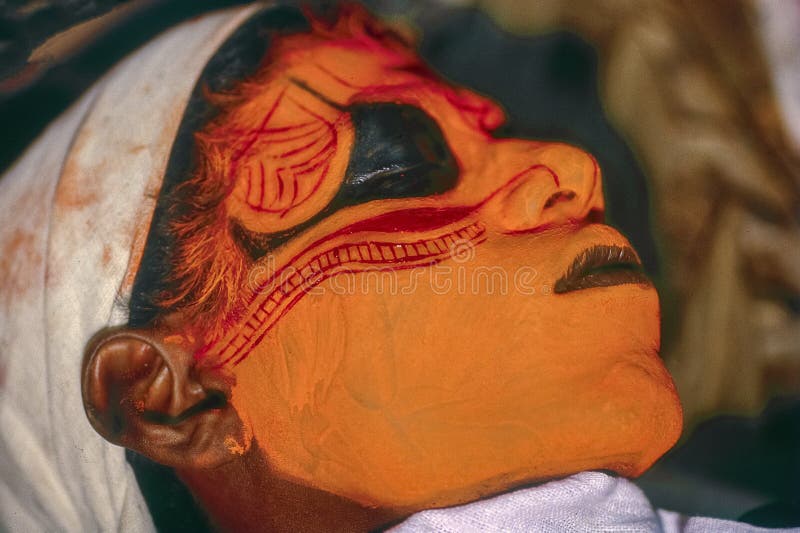 Theyyam Teyyam, Theyam, de rituele vorm van Theyyattam van verering van het Noorden Malabar royalty-vrije stock foto Theyyam Teyyam, Theyam, de rituele vorm van Theyyattam van verering van het Noorden Malabar royalty-vrije stock foto