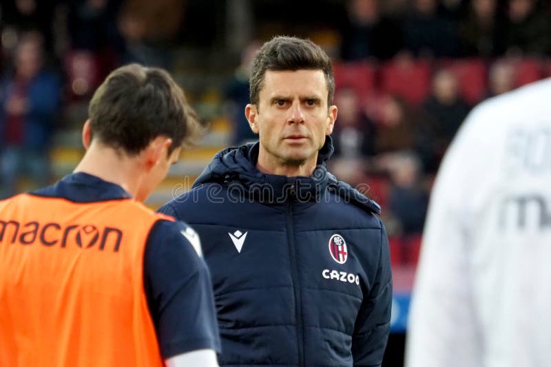 Thiago Motta Treinador Da Bologna Durante O Jogo Da Serie Italiana Uma Liga  Entre Salernitana Vs Bologna Final Result Salerni Foto de Stock Editorial -  Imagem de ataque, discurso: 272536383