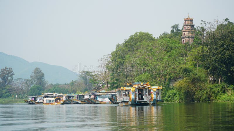 Thienmu bootpost - Cruises op Huong-Rivier in Tint aan de Pagode van Thien Mu