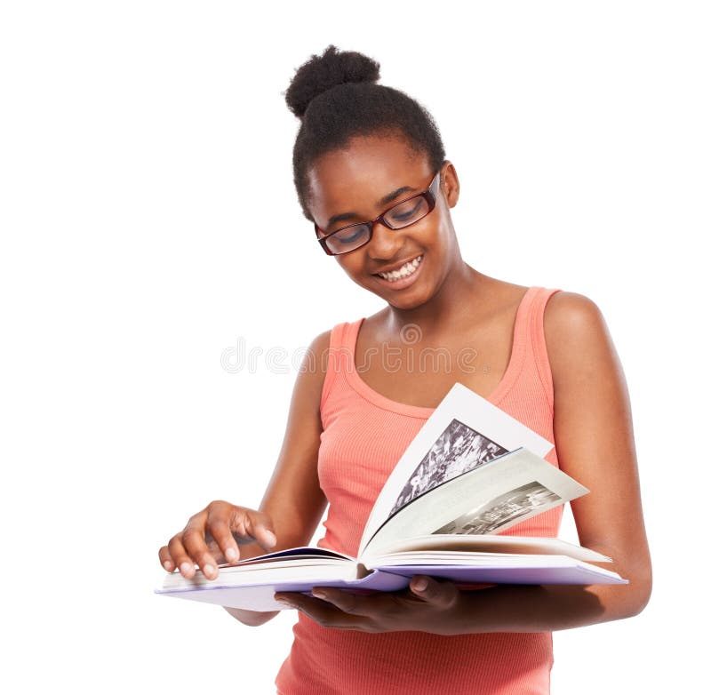O fată și un copil cu un zâmbet de carte și cunoștințe izolate pe un fundal de studio alb. african stock photos