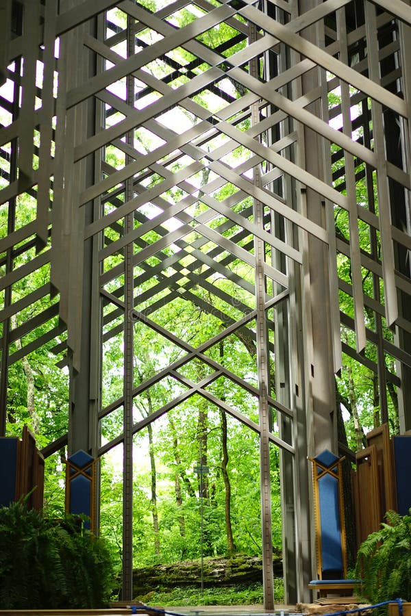 Thorncrown Chapel - interior front