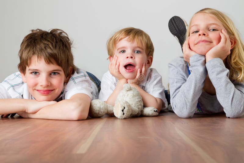 As a small child i. Пол ребенка фото. Пол малыша. One photo with three Kids.