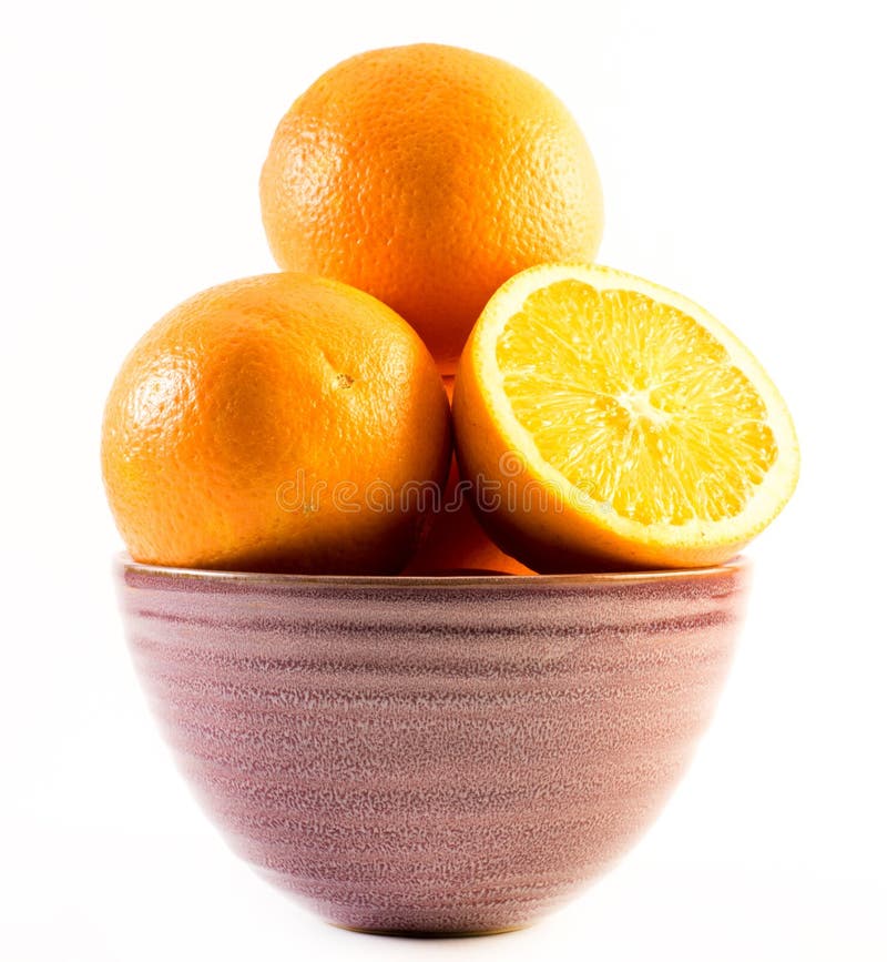 https://thumbs.dreamstime.com/b/three-nicely-colored-oranges-cup-white-background-front-back-cut-half-62219747.jpg