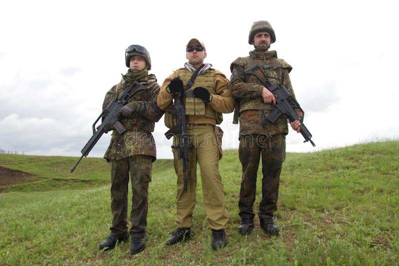 Three Soldiers Outdoors Posing Picture. Image 19473297