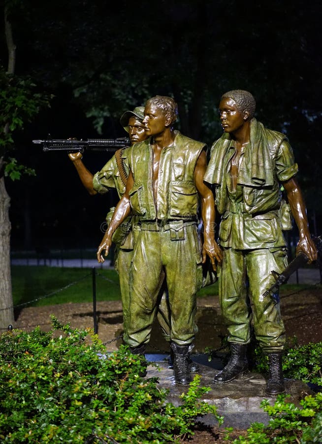 Vietnam veterans war statue - 3 soldiers stock photos Vietnam veterans war statue - 3 soldiers stock photos