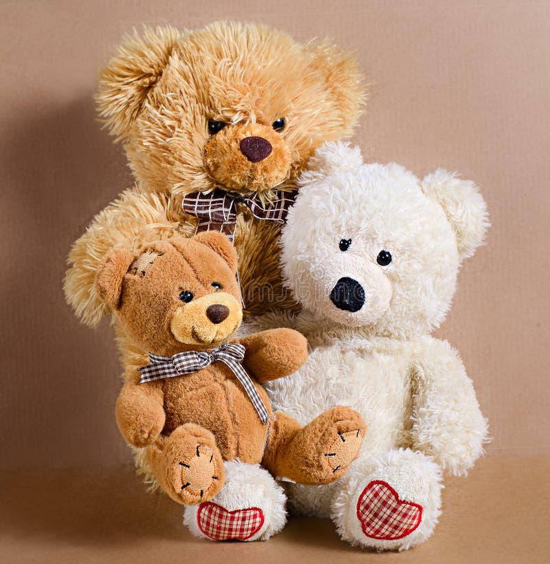 Картинка 3 мишек которые стоят на друг друге. Toy bear перевод