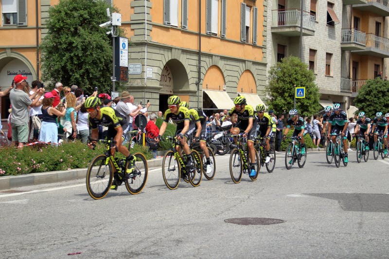 18 Thstadium des 101 ° Autogiro d ` Italien von 05 2 201 201, um ungefähr 15 die Radfahrer kreuzen Marktplatz Michele Ferrero-Ma lizenzfreies stockbild 18 Thstadium des 101 ° Autogiro d ` Italien von 05 2 201 201, um ungefähr 15 die Radfahrer kreuzen Marktplatz Michele Ferrero-Ma lizenzfreies stockbild