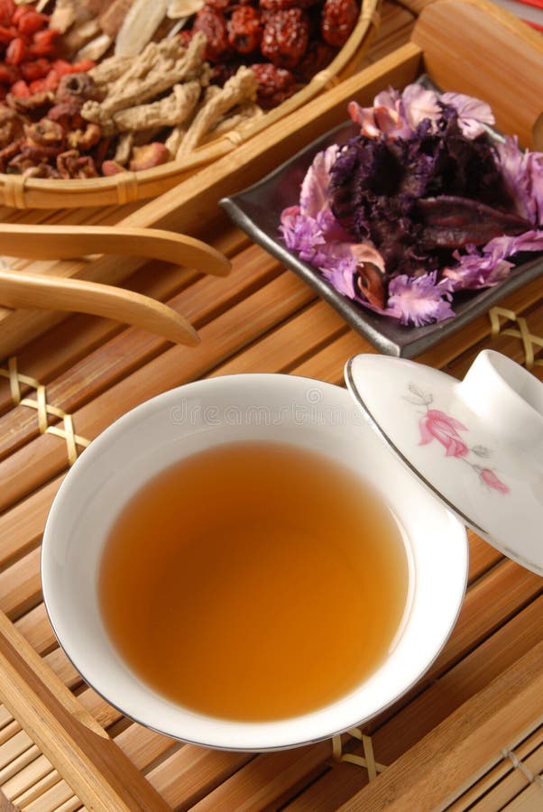Thé de fines herbes traditionnel chinois photos libres de droits Thé de fines herbes traditionnel chinois photos libres de droits