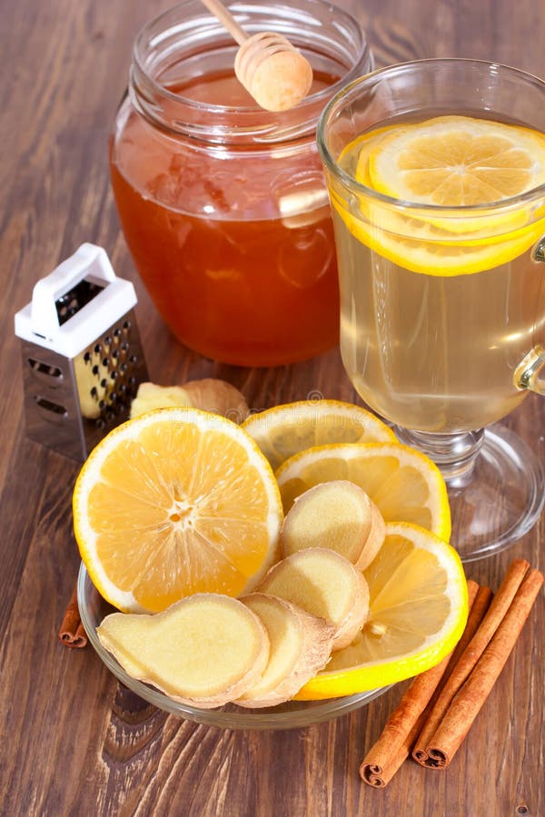Thé et cannelle chauds de citron de gingembre