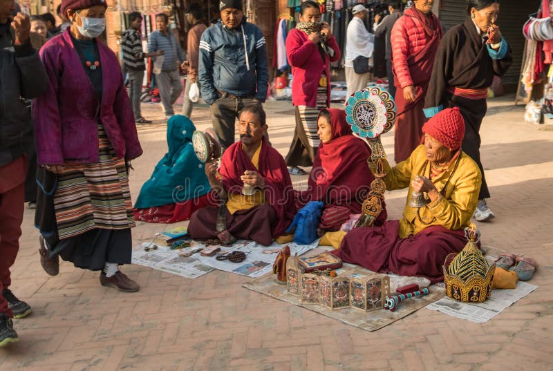 Tibetant vallfärdar traditionella buddistiska sånger för allsång royaltyfri fotografi Tibetant vallfärdar traditionella buddistiska sånger för allsång royaltyfri fotografi