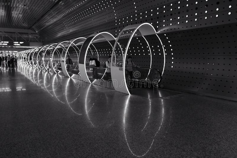 Tid tunnel i Guangzhou Baiyun den internationella flygplatsen royaltyfria foton Tid tunnel i Guangzhou Baiyun den internationella flygplatsen royaltyfria foton