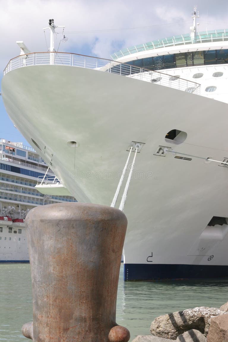 126 Cruise Ship Tied To Dock Rope Stock Photos Free & RoyaltyFree