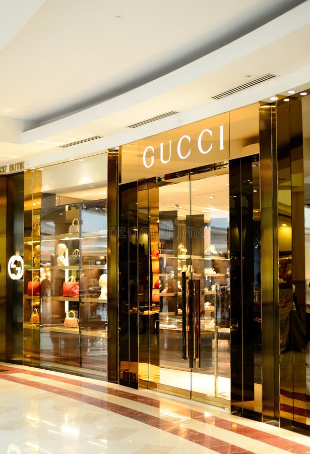 Tienda De GUCCI En La Alameda De Compras De Lujo De La Embajada Central