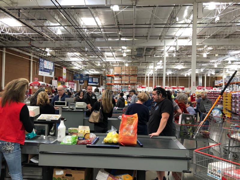 Tienda De La Venta Al Por Mayor De Costco Foto editorial Imagen de