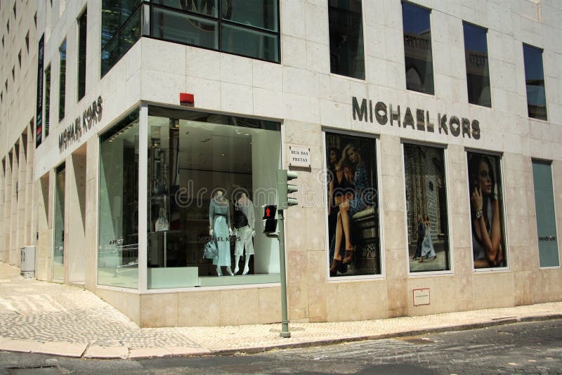 Tienda Con Franquicia De Michael Kors En El Aeropuerto En Atenas, Grecia Foto de archivo 