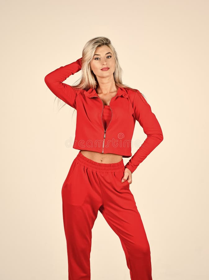 bolso Helecho Gobernable Tienda De Ropa Deportiva. Mujer En Forma De Tracksuit. Mujer Deportiva En  Ropa De Casa Aislada En Blanco. Acogedor Y Cómodo. Sexy Imagen de archivo -  Imagen de muchacha, departamento: 200359955