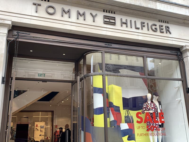 two weeks chop stall Tienda De Ropa Tommy Hilfiger En Regent Street London Uk Fotografía  editorial - Imagen de ropa, colorido: 225416757