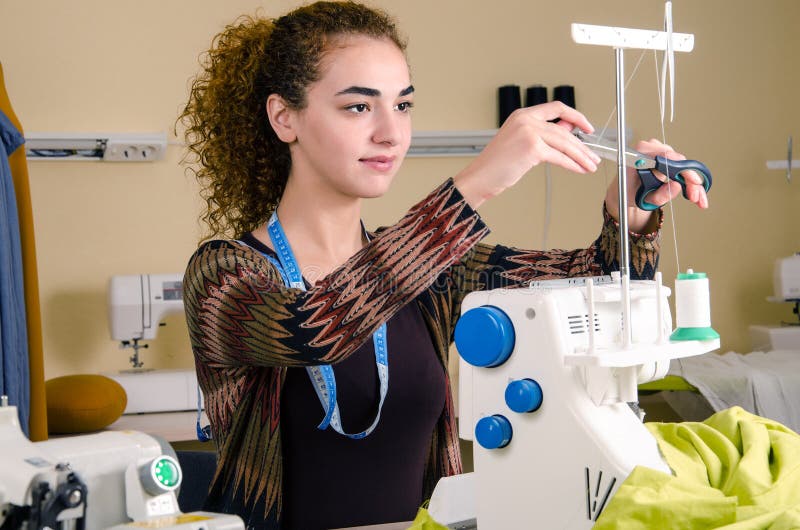 Tienda del sastre foto de archivo. Imagen de departamento 72639598