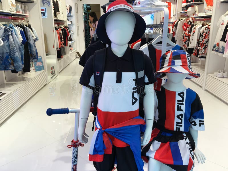 Tienda Fila Kids Park Lane Shopper, Hong Kong Foto editorial - Imagen de ropa, coreano: 172388926
