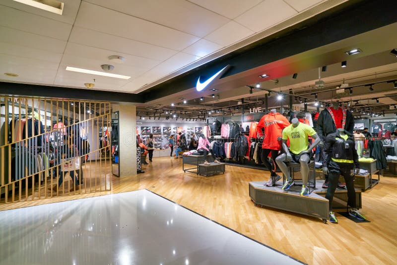Tienda Nike En El Centro Comercial Plaza editorial - Imagen de kong, moderno: 174391250
