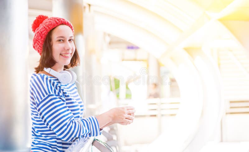 Tienerreis in de stad stock fotografie Tienerreis in de stad stock fotografie