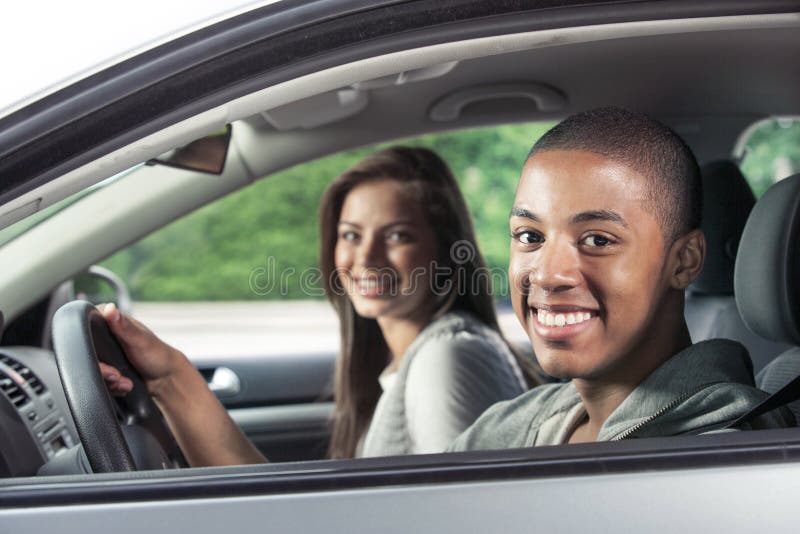 Tieners die auto drijven stock foto's Tieners die auto drijven stock foto's