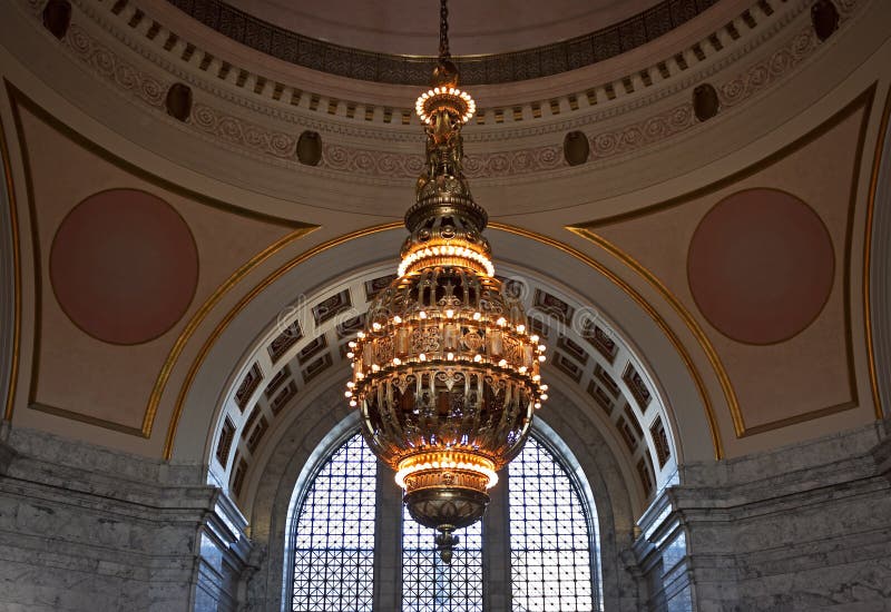 Tiffany ljuskrona, staten Washingtoncapitol fotografering för bildbyråer Tiffany ljuskrona, staten Washingtoncapitol fotografering för bildbyråer