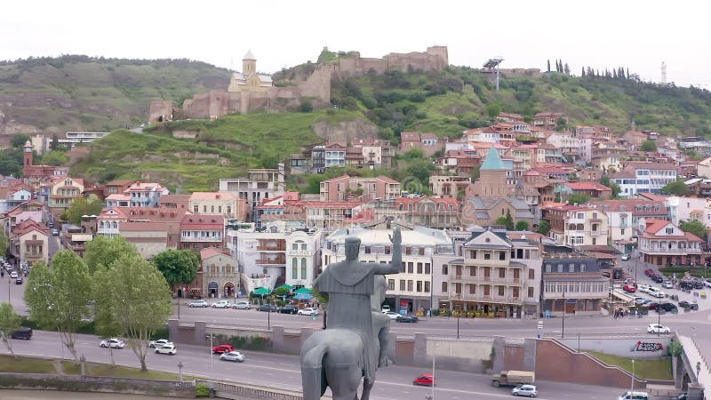 Tiflis georgia alte stadt luft video aufnahmen.