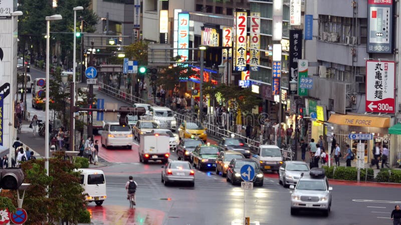 Tijdtijdspanne van Verkeer en Voetgangers in Bezig Ginza-het Winkelen District - Tokyo Japan