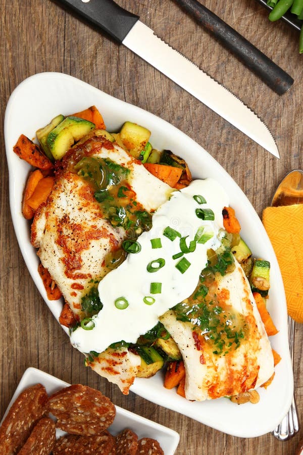 Tilapia frit par casserole image stock Tilapia frit par casserole image stock