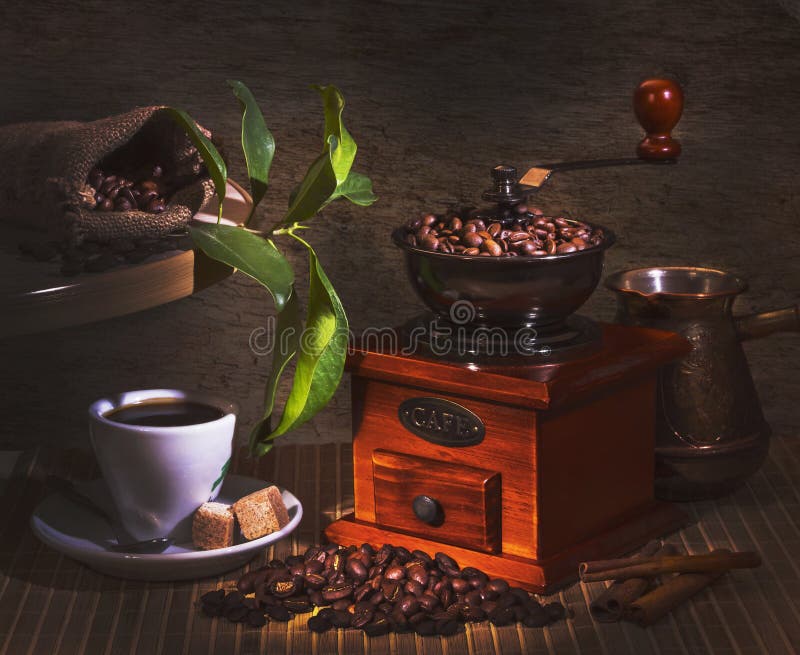 Antik kaffebryggare arkivfoto. Bild av kaffe, antikviteten Antik kaffebryggare arkivfoto. Bild av kaffe, antikviteten