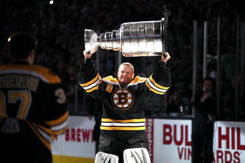 Patrice Bergeron Raising the Stanley Cup Editorial Stock Photo - Image of  national, trophy: 21486023