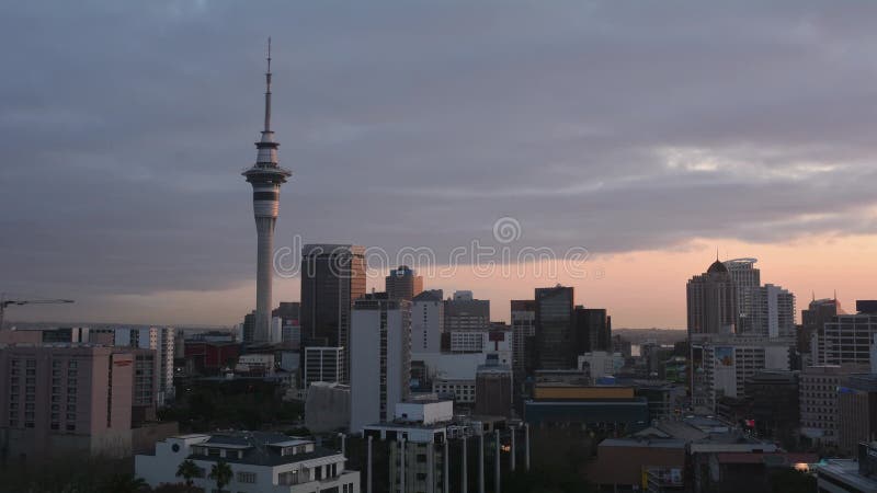 Timelaps av Auckland nyazeeländsk horisont på soluppgångtidvarvar