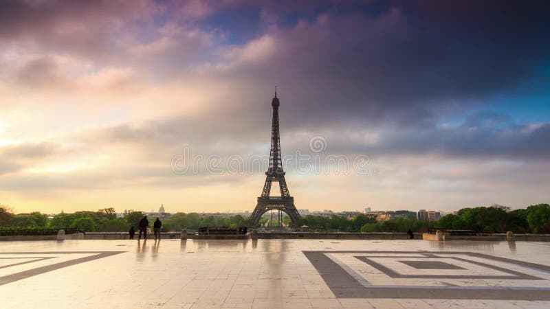 Timelapse de hyperlapse de Tour Eiffel 4K