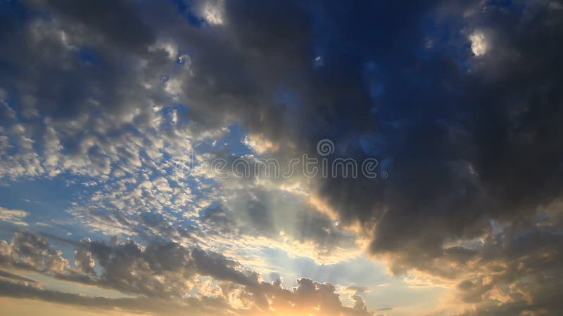 Timelapse del cielo de la puesta del sol