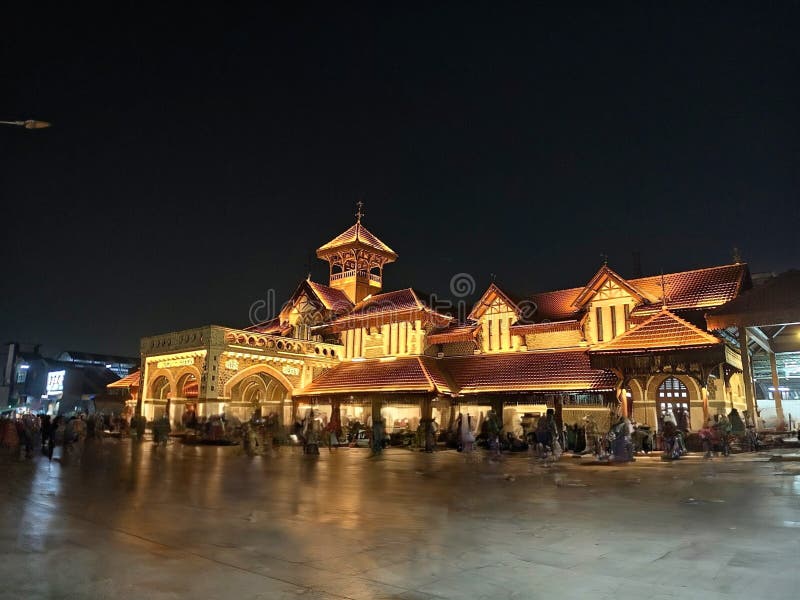 Timeless city glow ?