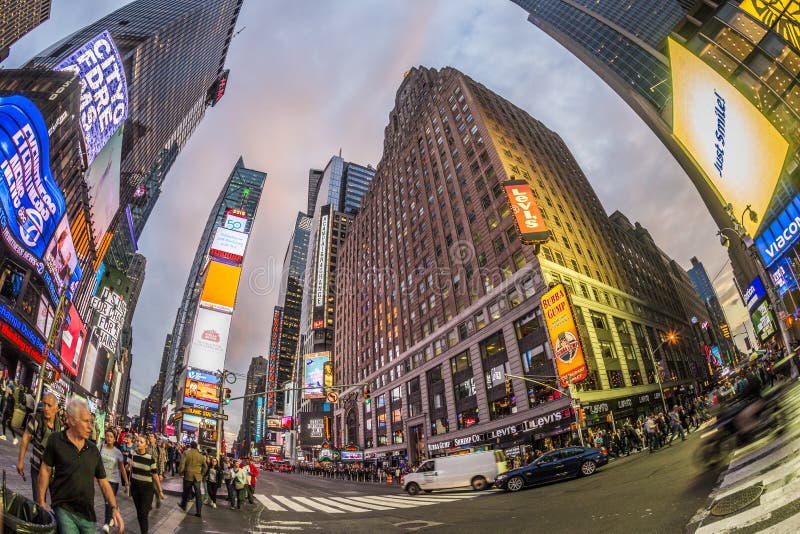 Times Square, descritto con i teatri di Broadway ed il gran numero di fotografia stock Times Square, descritto con i teatri di Broadway ed il gran numero di fotografia stock