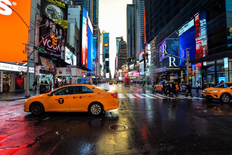 Rainy day in New York City editorial stock image. Image of avenue -  231946664