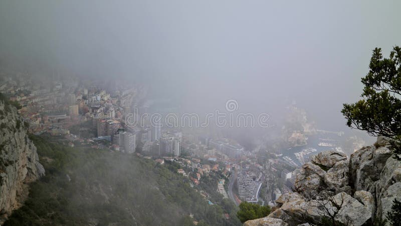 8 000-timmarsfack för Monaco Fog