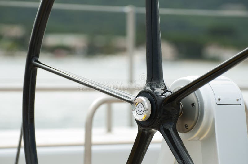 Timone dell'yacht fotografia stock libera da diritti Timone dell'yacht fotografia stock libera da diritti