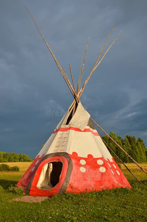 Tipi coloré photos libres de droits Tipi coloré photos libres de droits