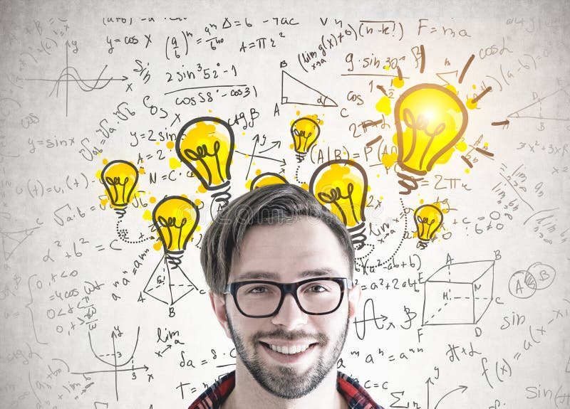Tipo sorridente in vetri, idea dei pantaloni a vita bassa di scienza immagini stock libere da diritti Tipo sorridente in vetri, idea dei pantaloni a vita bassa di scienza immagini stock libere da diritti