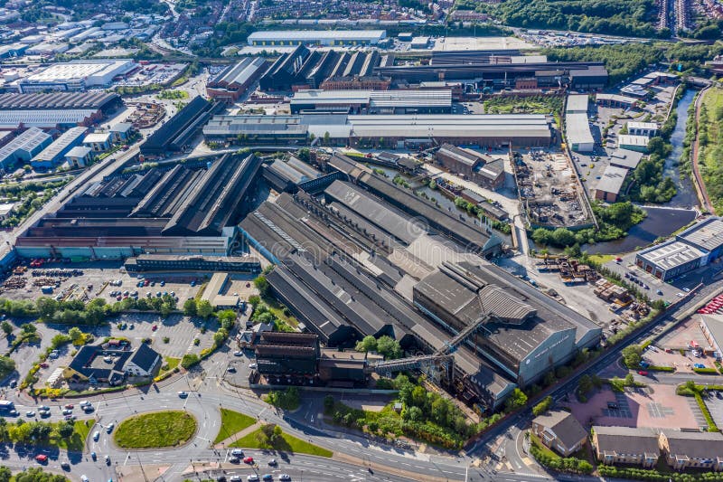 Tir aérien de forge de Forgemasters à Sheffield, maison de la plus grande production en acier au R-U photo stock Tir aérien de forge de Forgemasters à Sheffield, maison de la plus grande production en acier au R-U photo stock