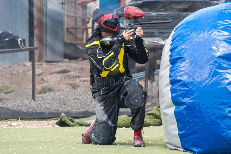 Canon de Paintball photo stock. Image du soldat, gibier 27395866