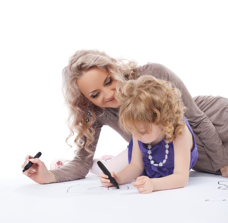 Tiraggio felice della figlia e della madre fotografie stock Tiraggio felice della figlia e della madre fotografie stock