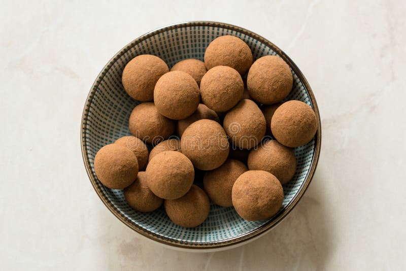 Tiramisu Doprawia? Czekoladowej trufli Pralines/S?odkie Mine pi?ki dla przek?sek zdjęcie royalty free Tiramisu Doprawia? Czekoladowej trufli Pralines/S?odkie Mine pi?ki dla przek?sek zdjęcie royalty free