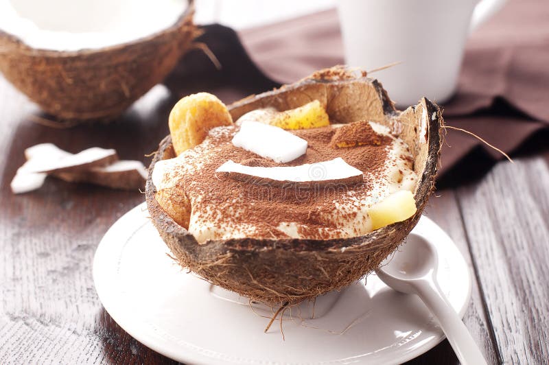 Tiramisu Mit Ananas Und Kokosnuss Stockbild - Bild von essen, kakao ... Tiramisu Mit Ananas Und Kokosnuss Stockbild - Bild von essen, kakao ...