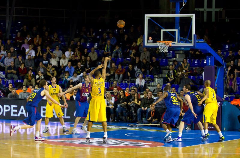 Jogo de basquetebol foto de stock editorial. Imagem de italiano - 4790163