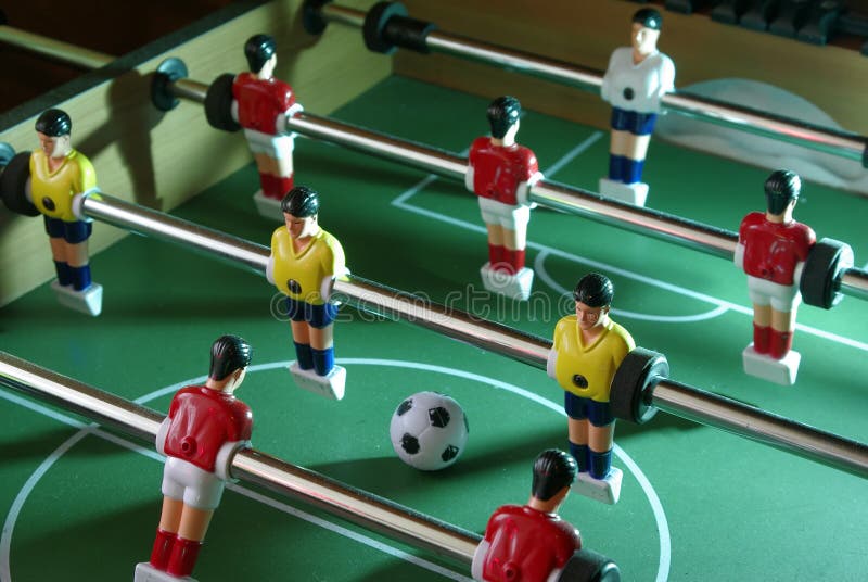 Tiro do futebol da tabela imagens de stock royalty free Tiro do futebol da tabela imagens de stock royalty free