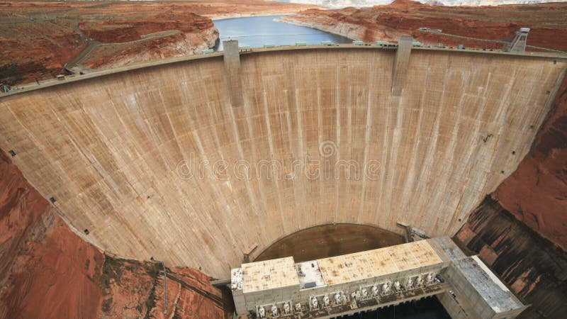 Tiro ultra largo da represa da garganta do vale e da central elétrica na página, az imagens de stock royalty free Tiro ultra largo da represa da garganta do vale e da central elétrica na página, az imagens de stock royalty free